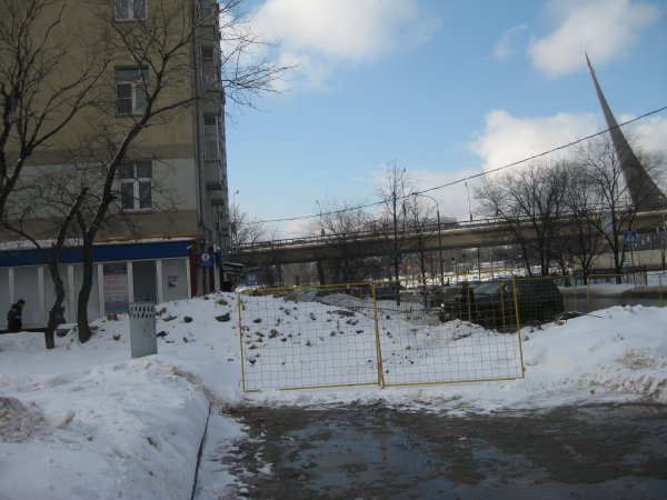 Лужков, уходя, сказал Собянину, что под одним из московских тротуаров зарыт клад (с) Лужков, уходя, сказал Собянину, что под одним из московских тротуаров зарыт клад (с)
